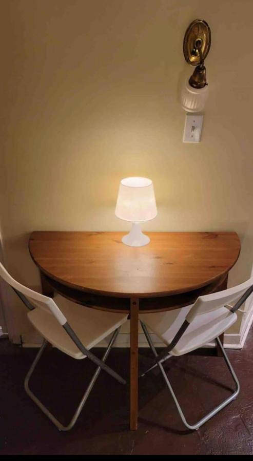 Cozy Downtown Private Rooms Near Ago Торонто Екстер'єр фото